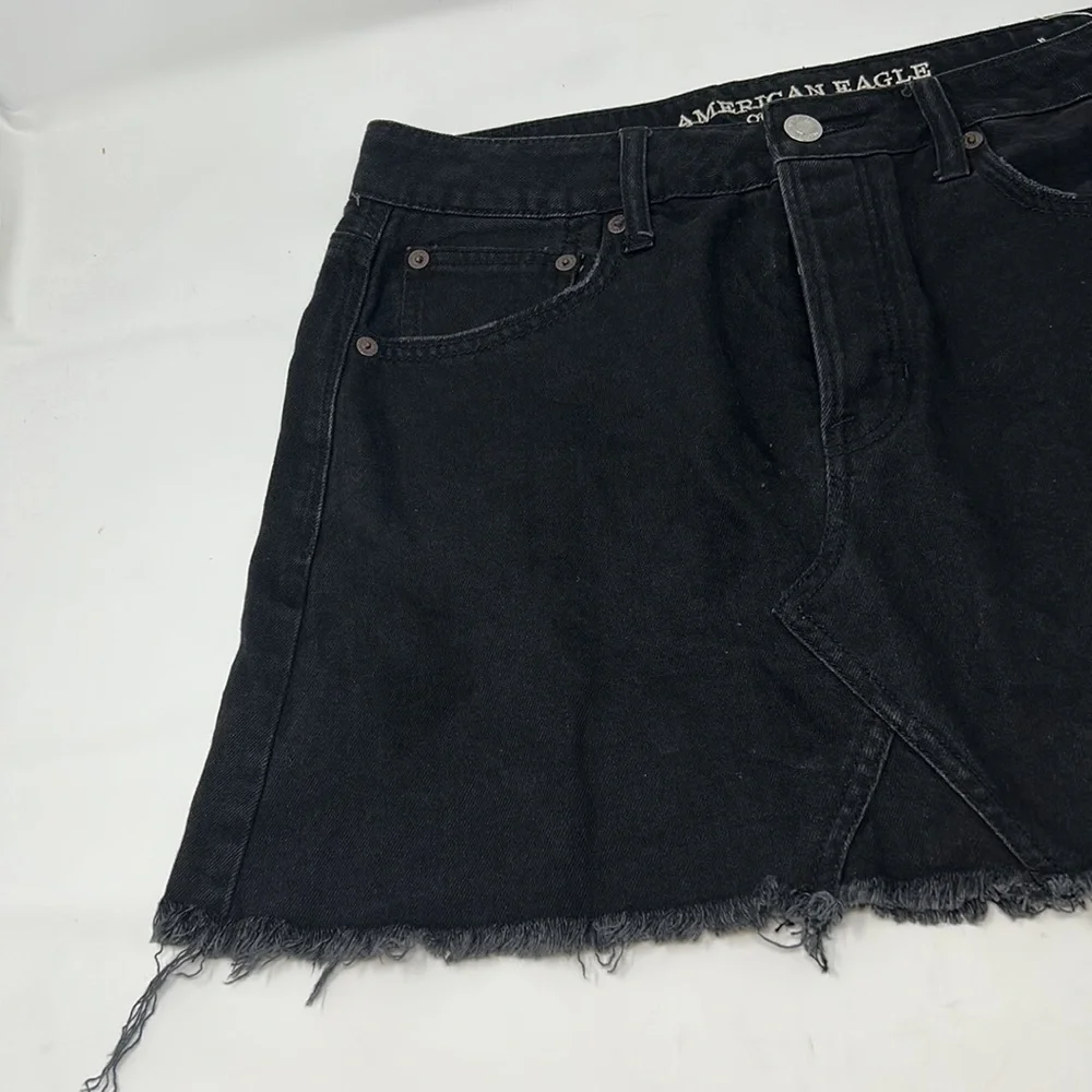 American Eagle Black Distressed High Waisted Raw Hem Skirt Size 8 - Picture 3 of 10